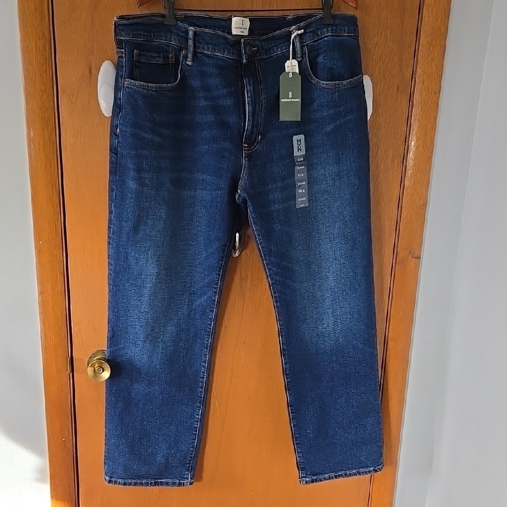 NWT, Mutual Wave Brand Ladie's Blue Jeans, Size 40x 30 (16/18)